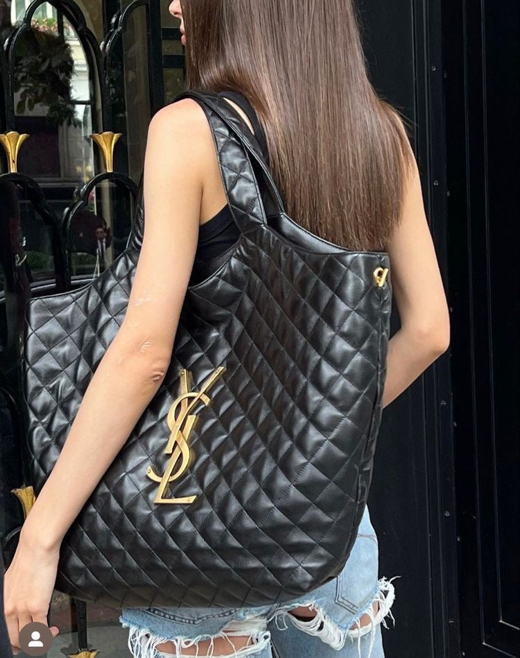 SAINT LAURENT
Icare leather tote