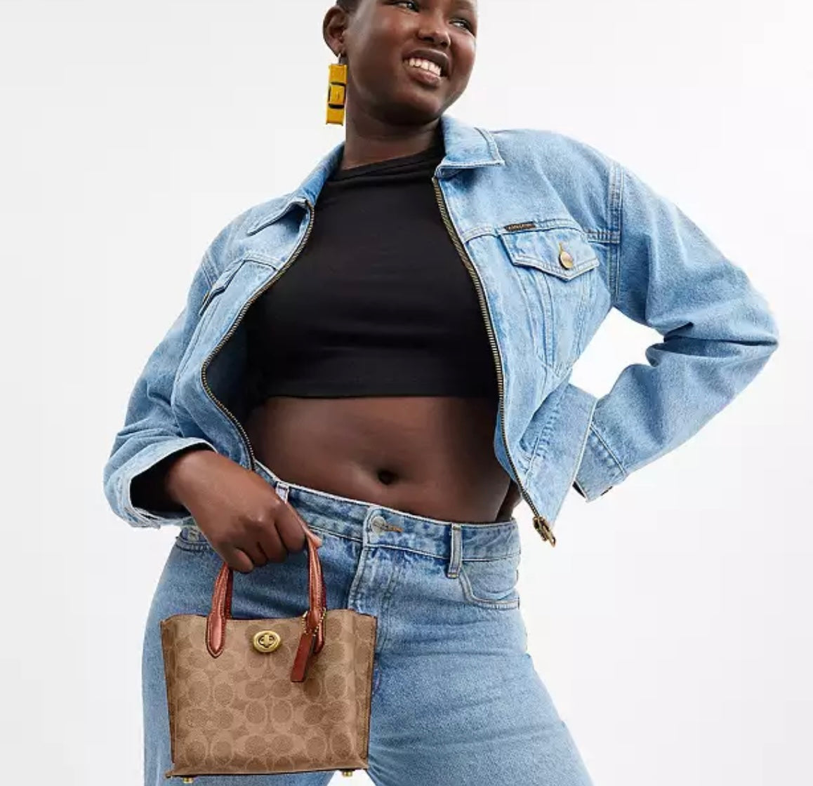 COACH 
Willow Tote Bag 18