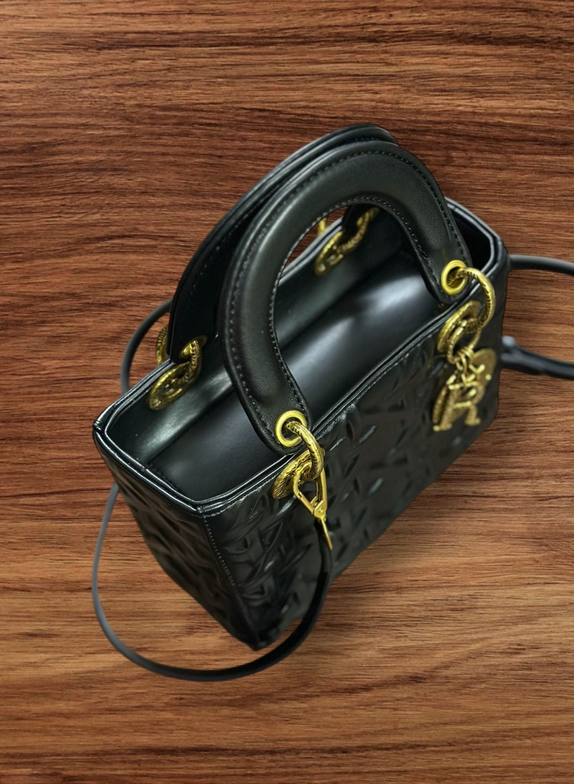 Medium Lady Dior Bag
Black Graphic Cannage Calfskin