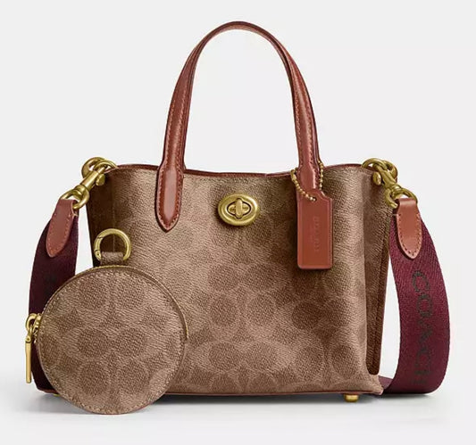 COACH 
Willow Tote Bag 18