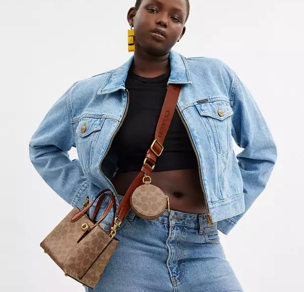 COACH 
Willow Tote Bag 18