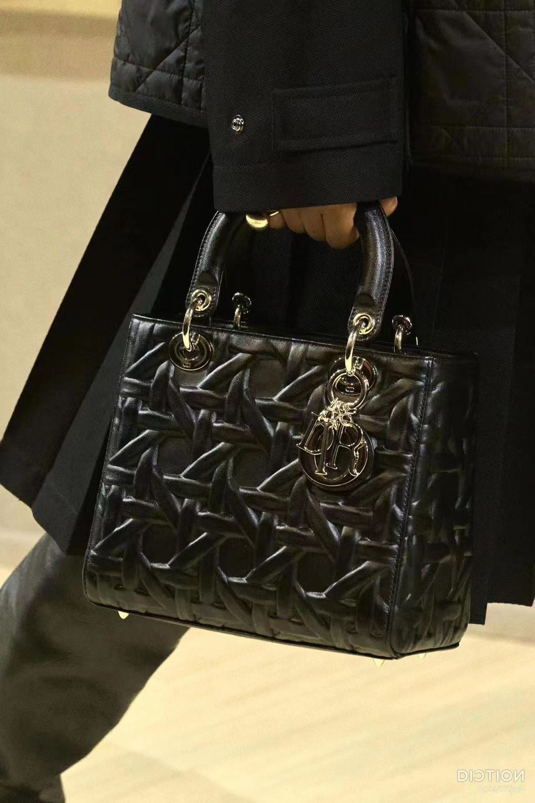 Medium Lady Dior Bag
Black Graphic Cannage Calfskin
